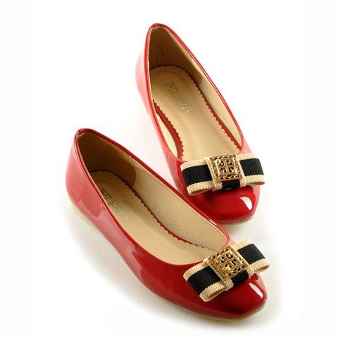 red square toe ballet flats