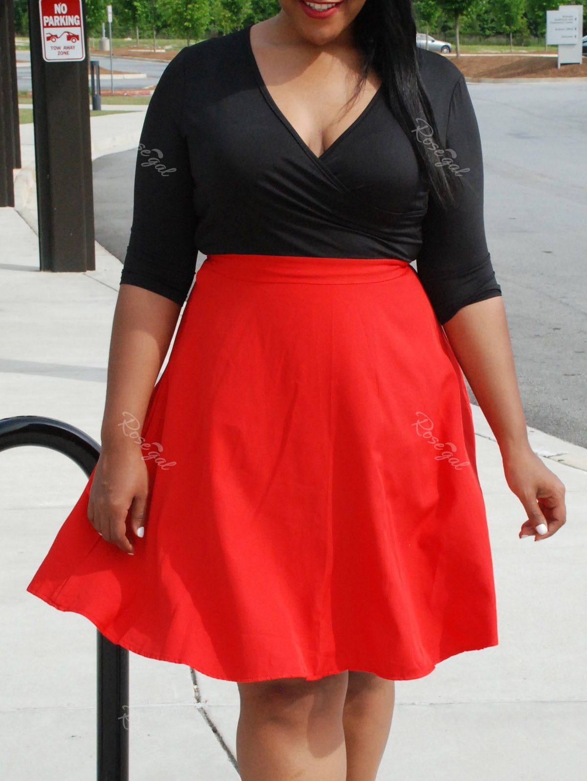 [31 OFF] Plus Size V Neck 3/4 Sleeve Red And Black Spliced Women's