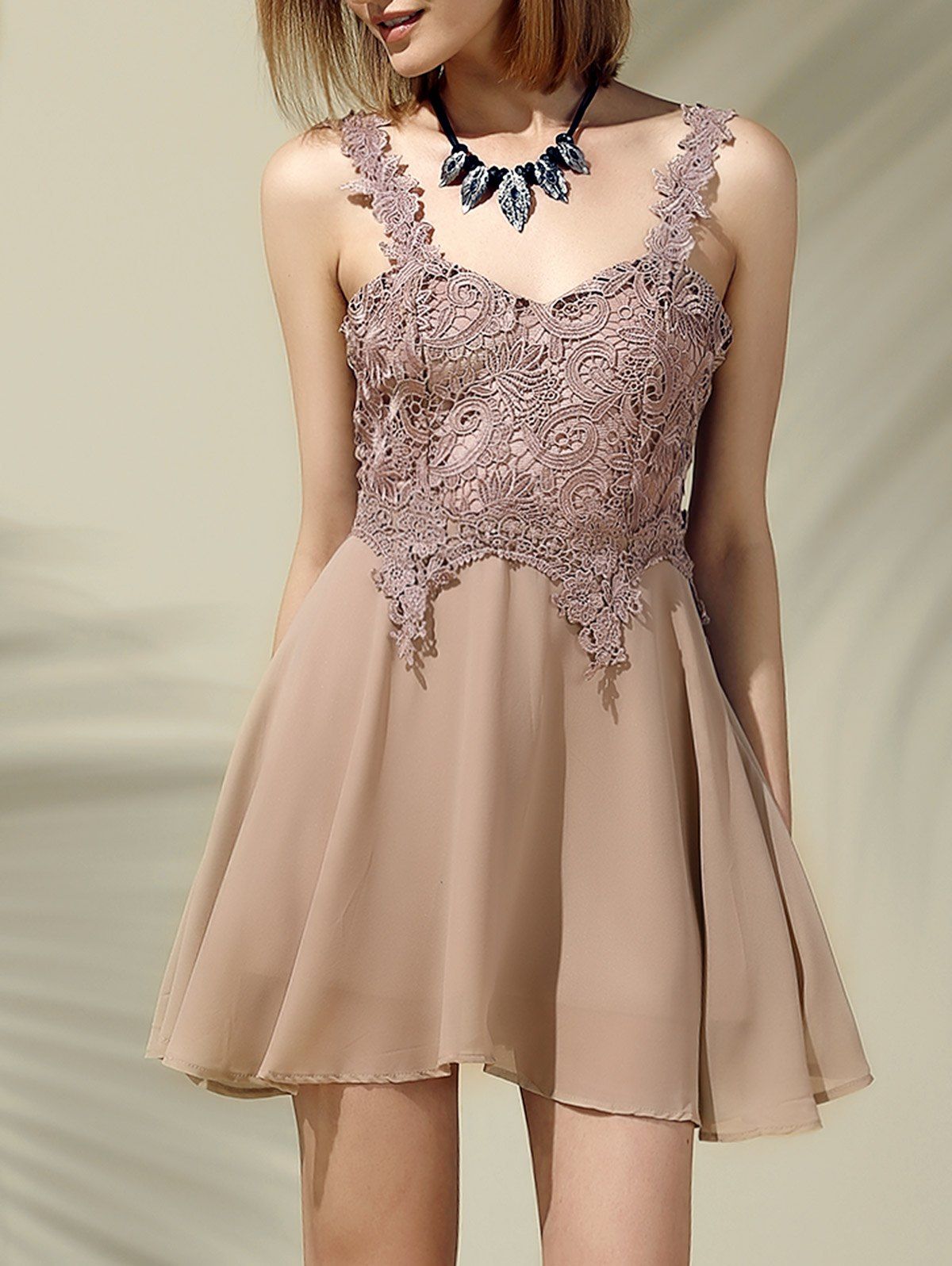 kruzhevnie-platya-nyu-foto-porno-foto-promezhnostey-starih-bab