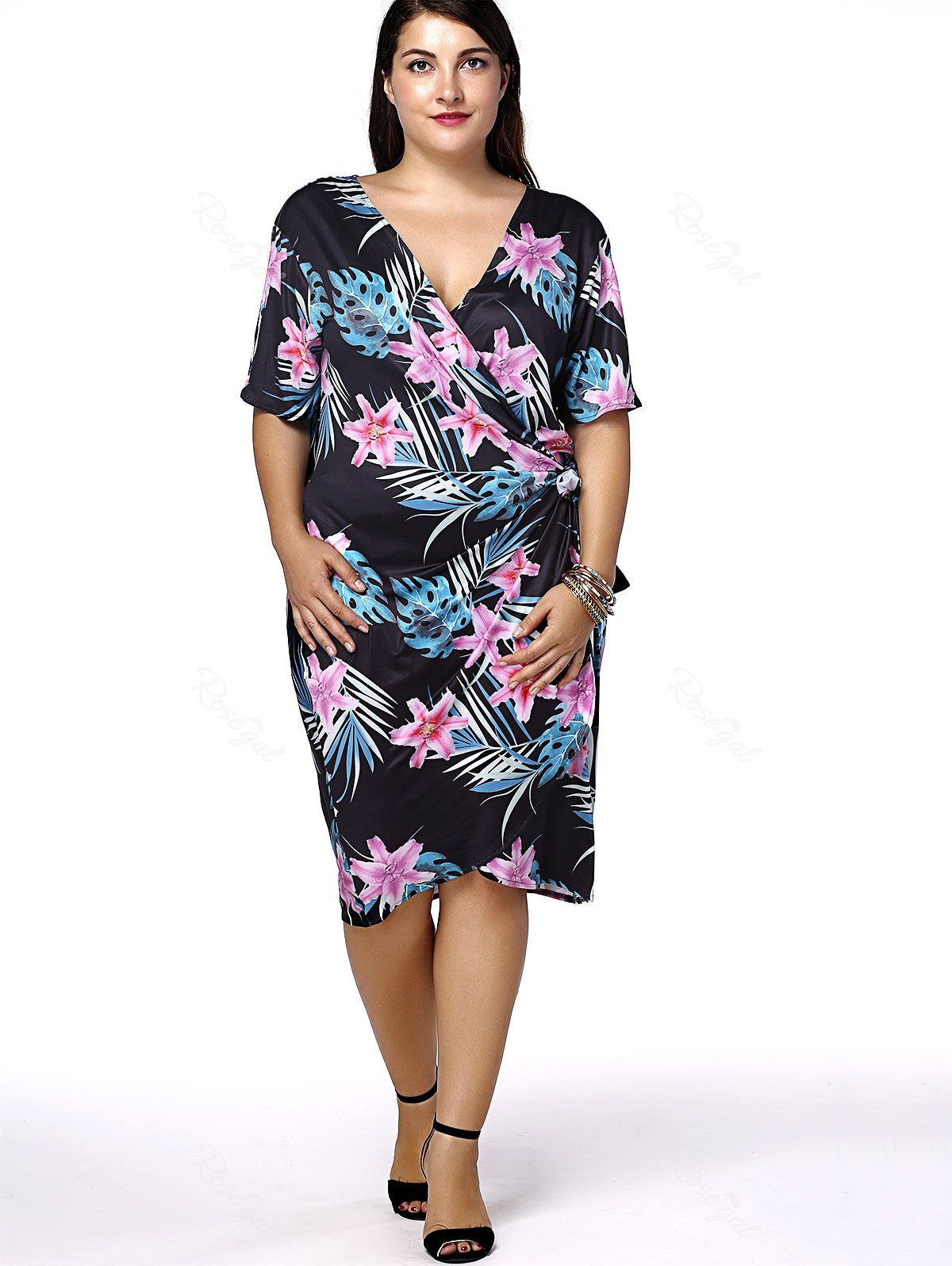 Outfits Plus Size Hawaiian Floral Short Sleeve Wrap Dress  