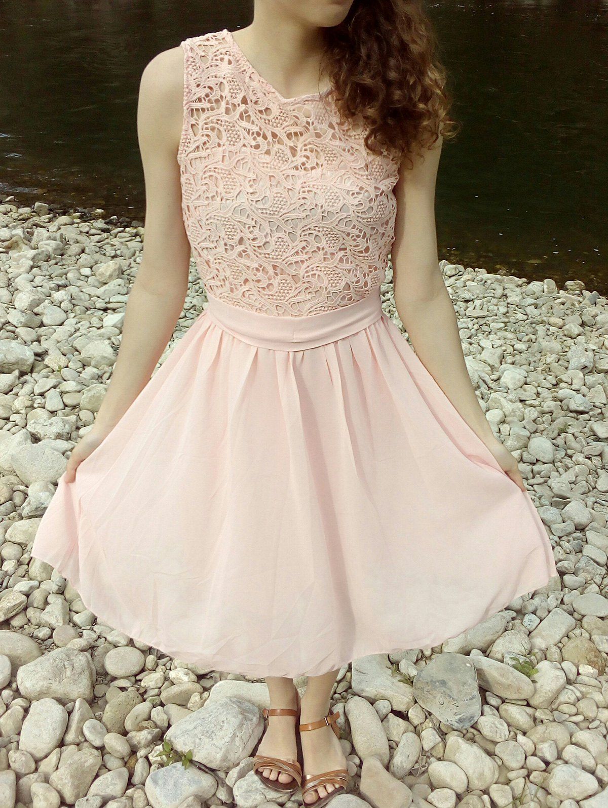 [14 OFF] Lace Trim Sleeveless Dress Rosegal