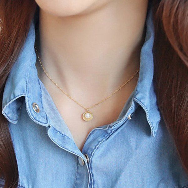

Fake Pearl Shell Pendant Necklace, Golden