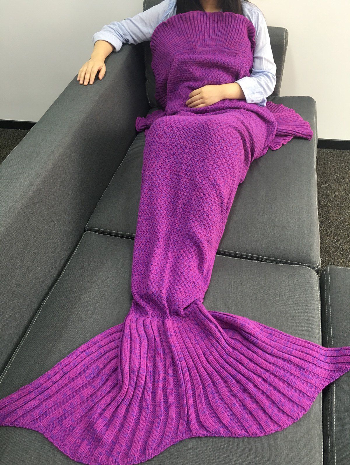 

Warmth Falbala Design Knitted Mermaid Tail Shape Blanket, Purple