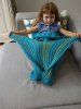 Couverture Queue de Sirène Sac de Couchage Tricotée pour l'Hiver avec Design Bandes de Couleurs pour Enfants - Bleu 