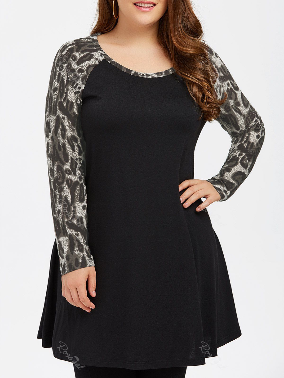 

Plus Size Leopard Trim Longline Tee