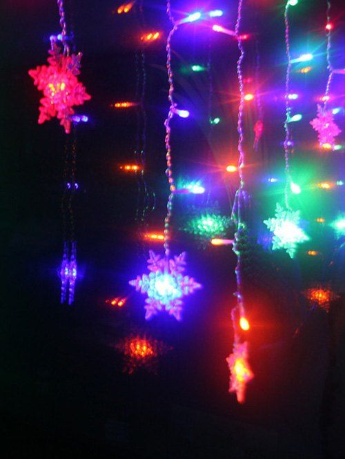 

Christmas Indoor Decor Snowflake Pendant LED String Light, Colorful