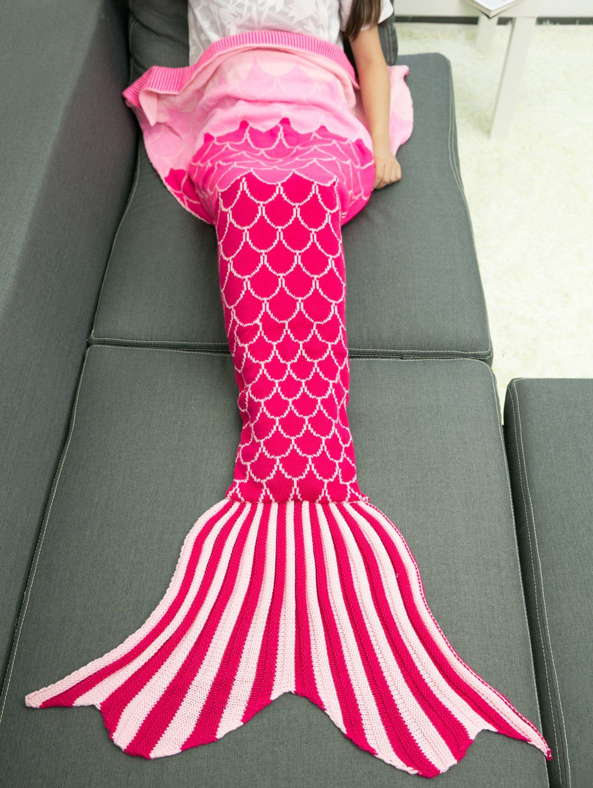 

Ombre Color Knitting Fish Scales Design Mermaid Tail Style Blanket, Deep pink