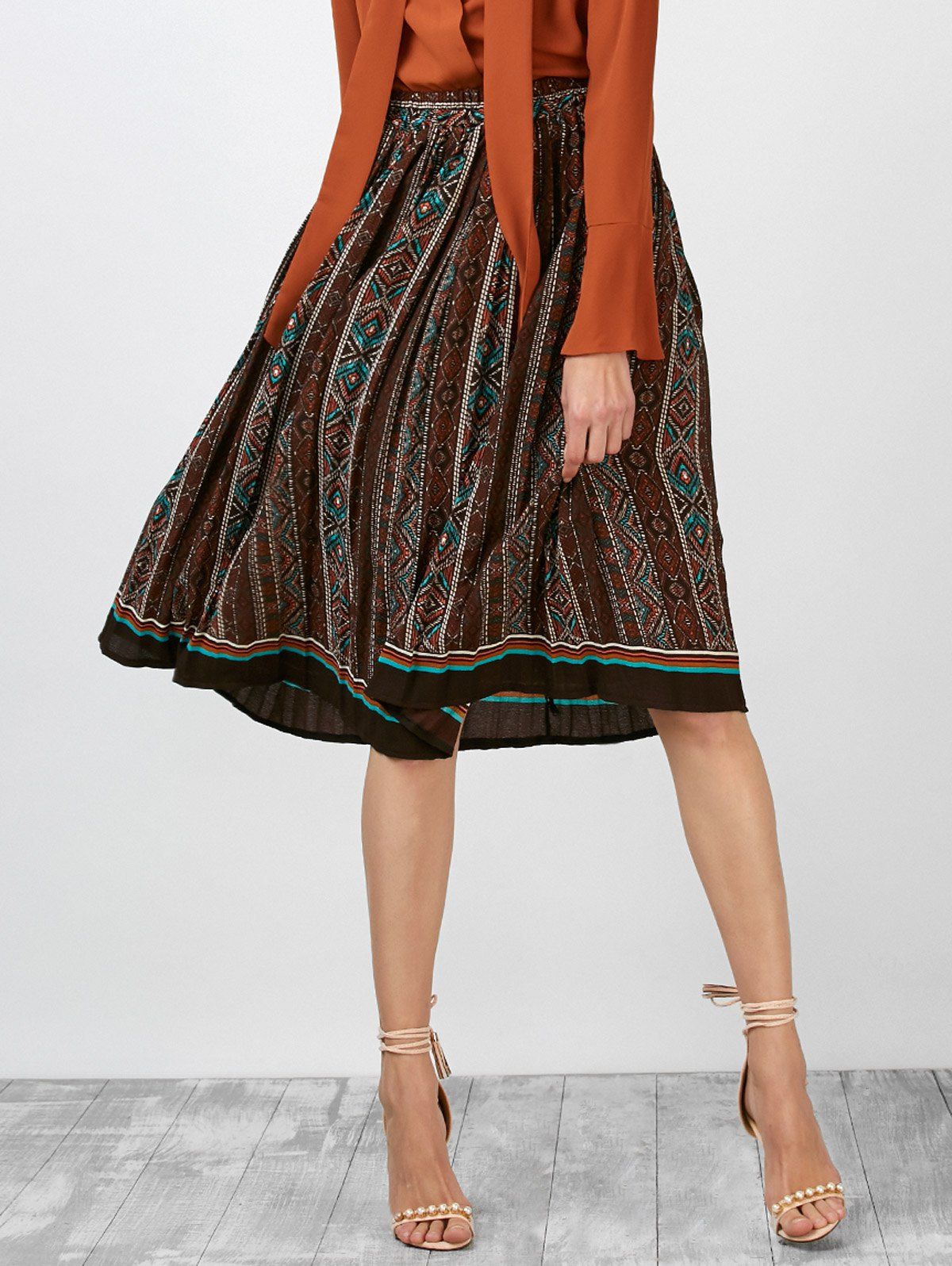 Store High Rise Geometric Print Pleated Skirt  