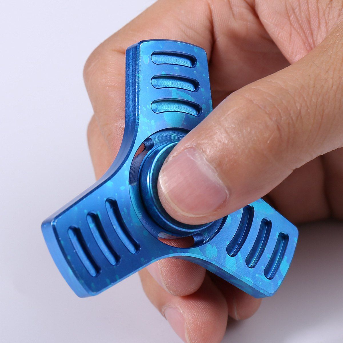 bladed fidget spinner