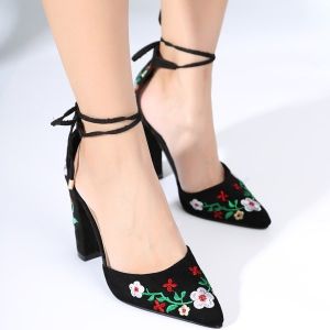 Tie Up Embroider Block Heel Pumps