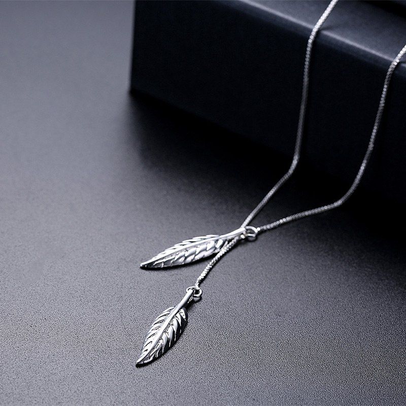 

Alloy Leaf Pendant Collarbone Necklace, Silver