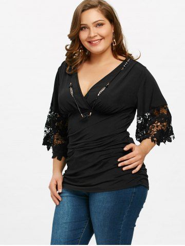 

Plus Size Empire Waist Ruched T-shirt with Necklace, Black