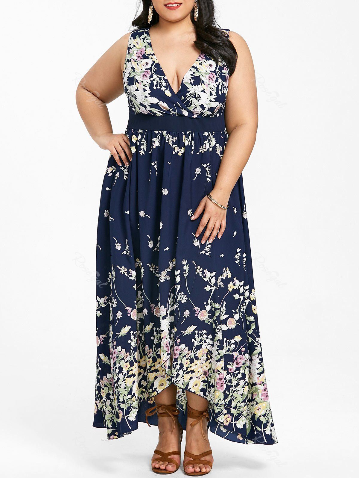 [36% OFF] Plus Size Plunging Neck Floral Maxi Dress | Rosegal