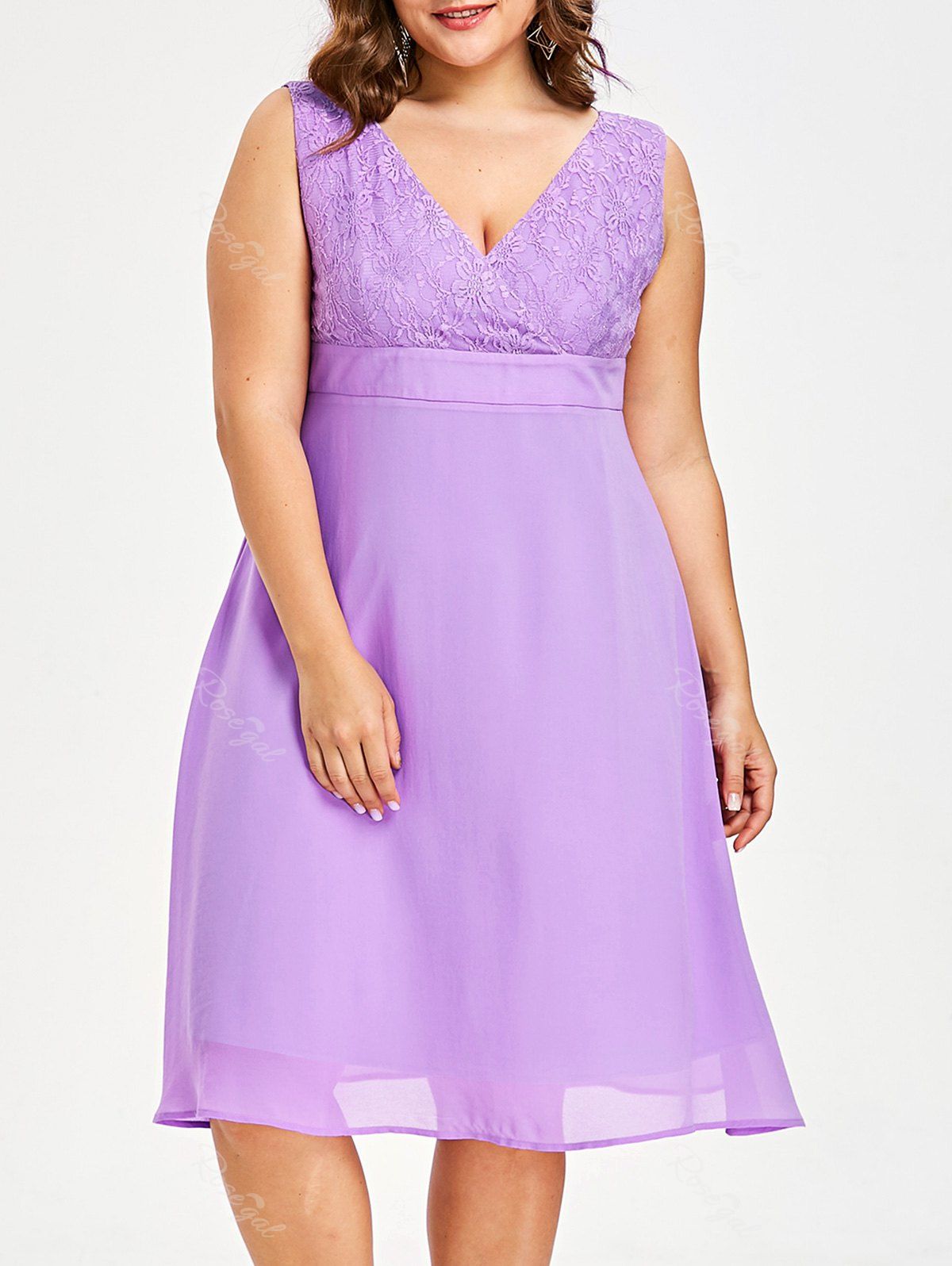 

Plus Size Lace Trim Low Cut Flowing Dress, Purple