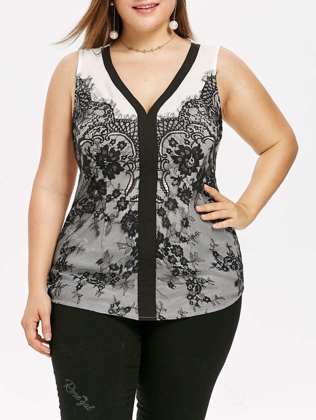 

Plus Size V-neck Floral Lace Tank Top, White