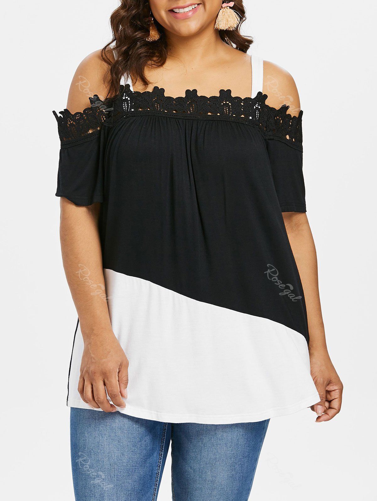 

Plus Size Cold Shoulder Applique T-shirt, Black