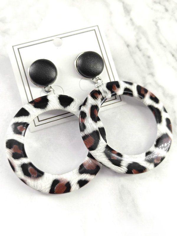 

Leopard Pattern Circle Shape Earrings, White
