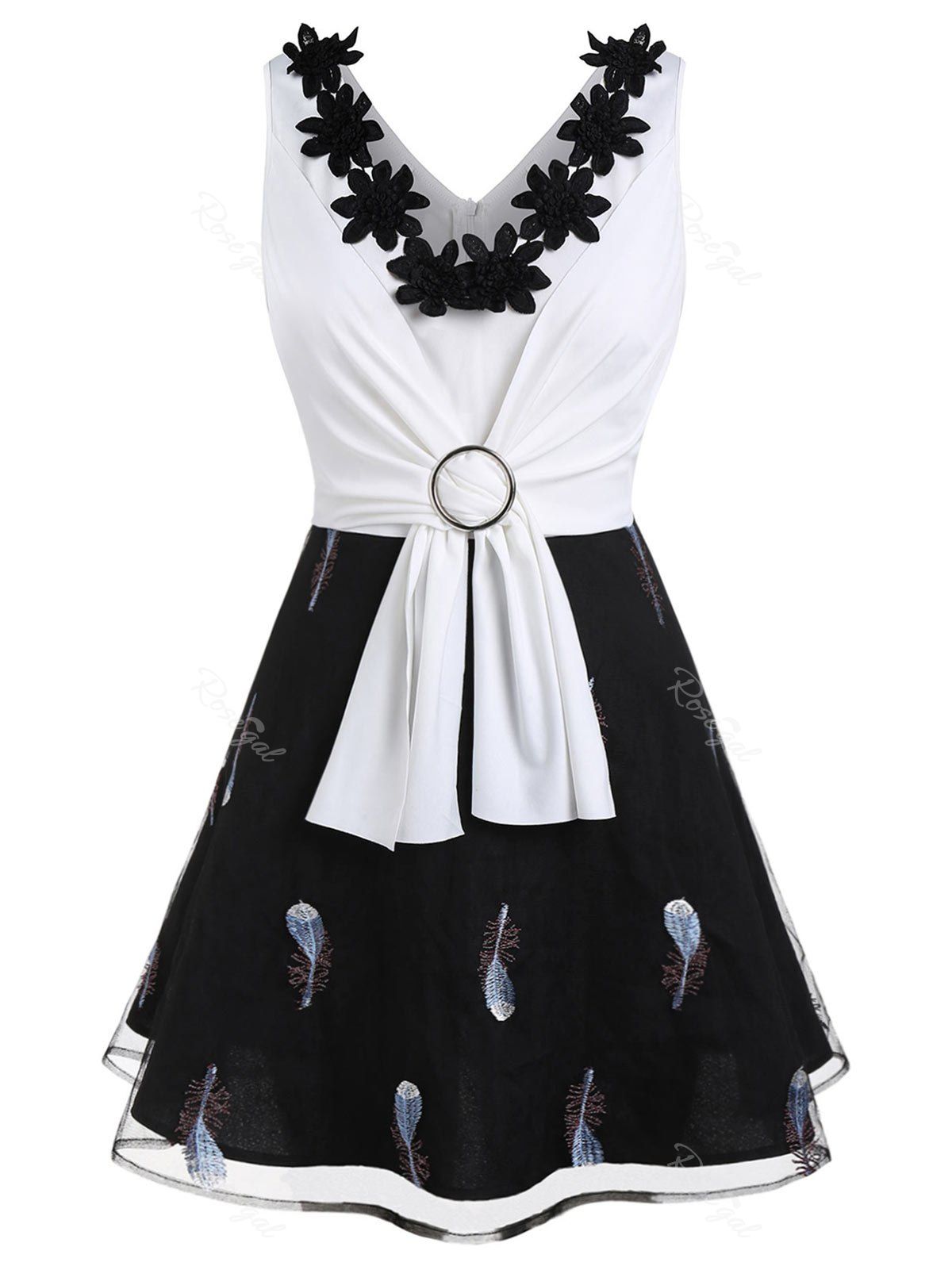 

Plus Size Contrast O Ring Applique Mini Dress, Black