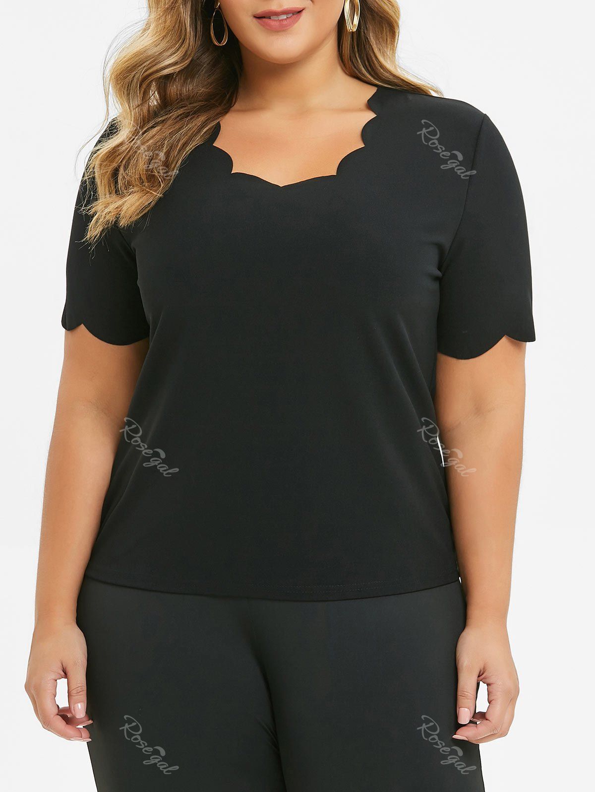 

Plus Size Solid Scalloped Top, Black