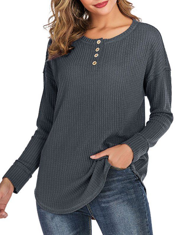 

Buttoned Curved Hem Solid Tee, Gray
