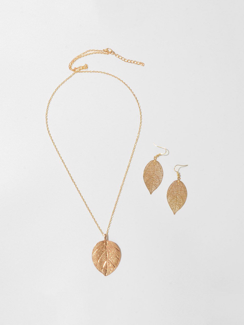 

Leaf Design Necklace and Hook Earrings Set, Gold
