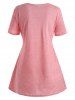 T-shirt Fleur en Dentelle Embelli de Bouton de Grande Taille - ROSE PÂLE 1X