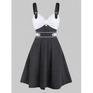 

Buckle Strap Mock Button Contrast Flare Dress, Carbon gray