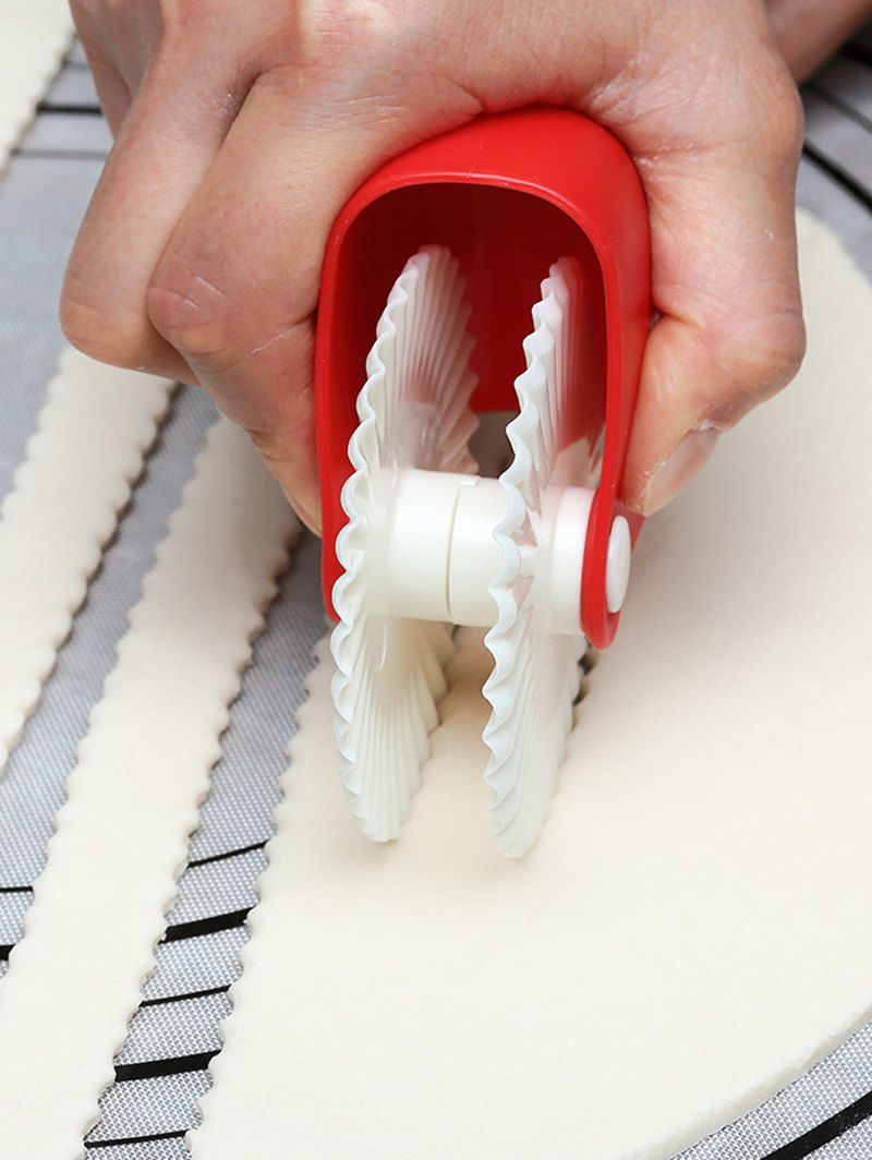 

Cutting Tools Pastry Noodle Cutting Wheel Roller Cutter, White