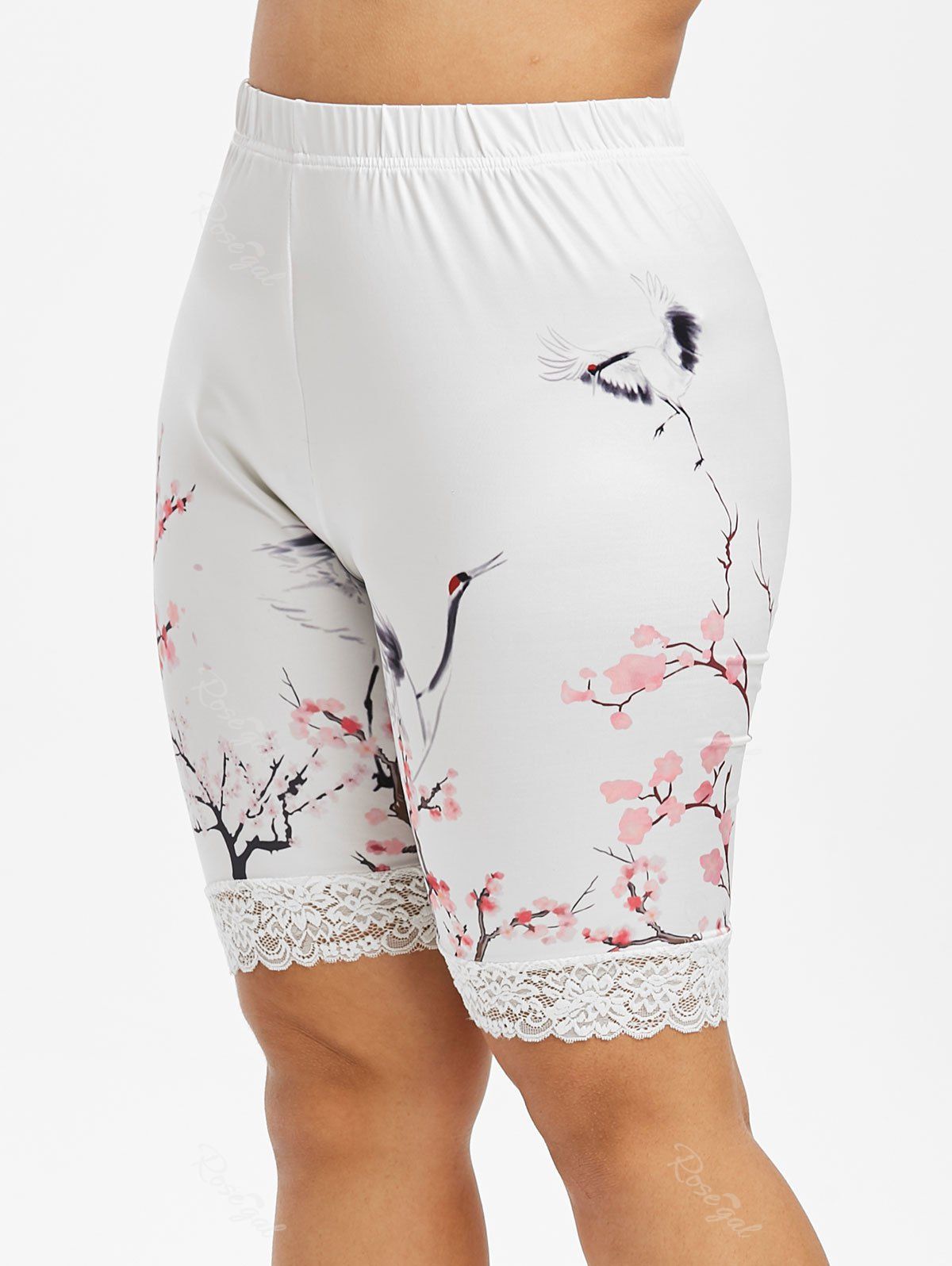 

Plus Size Plum Blossom Lace Panel Crane Pattern Shorts, White