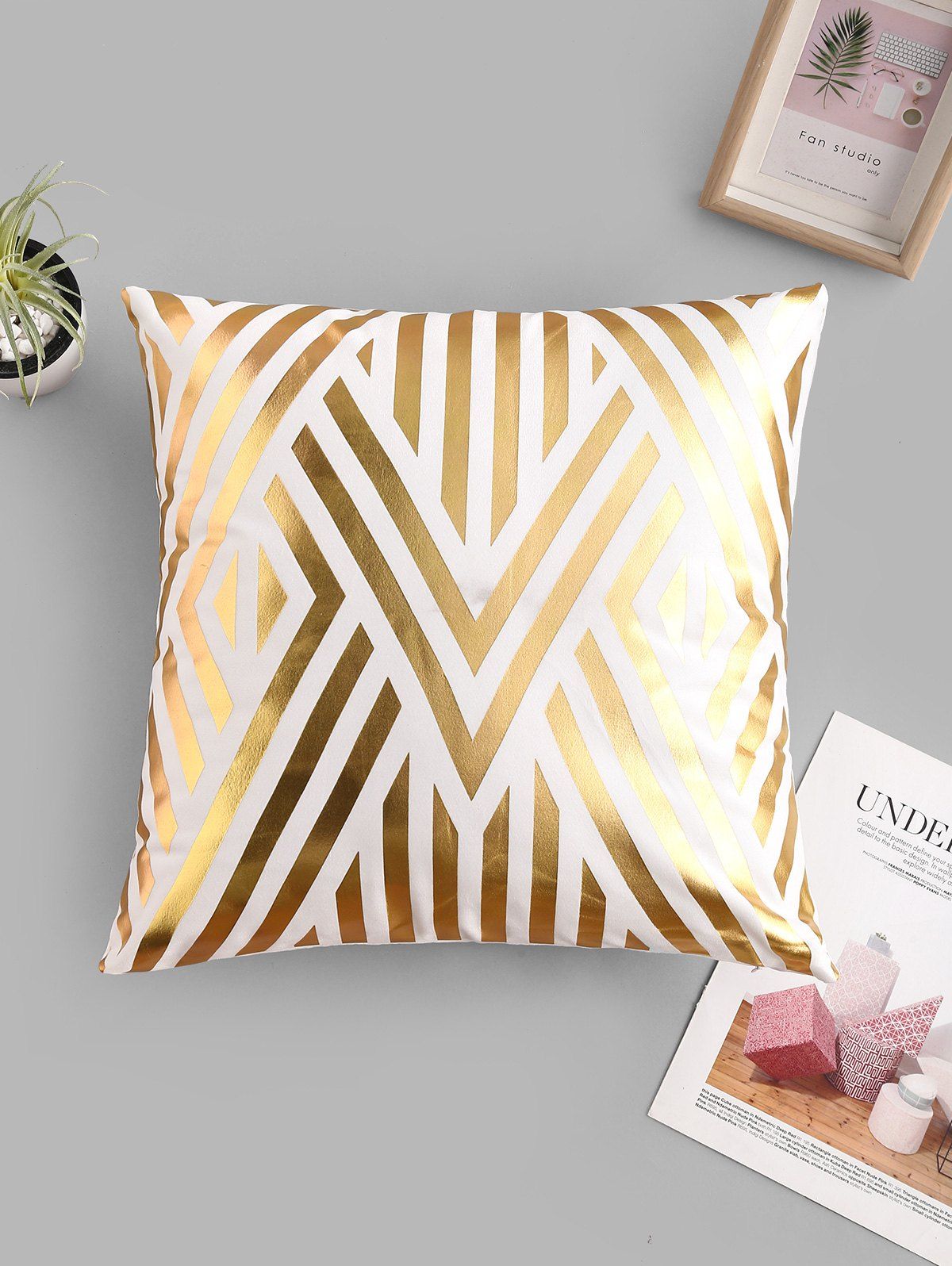 

Geometric Leaf Bronzing Pattern Sofa Cushion Pillowcase, Multi-c