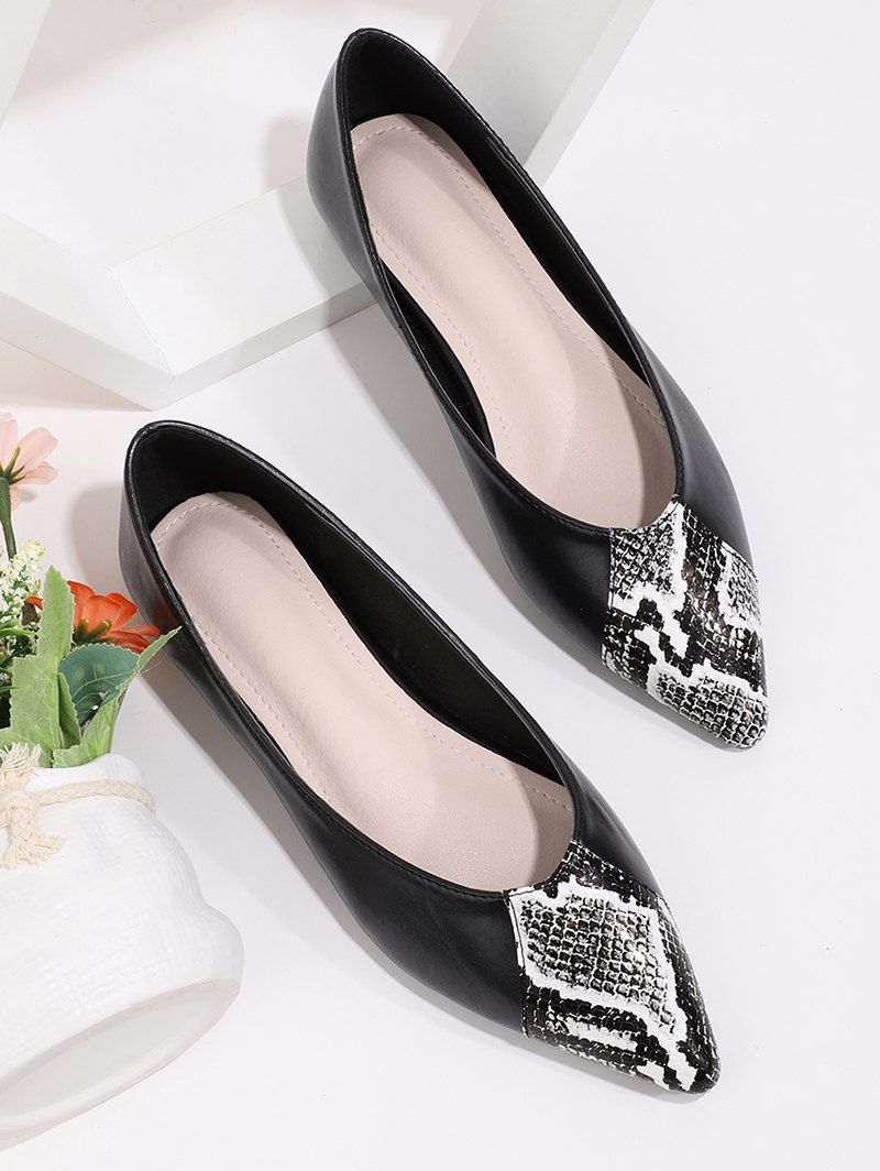 

Snakeskin Patchwork Pointed Toe Flat Shoes, Black