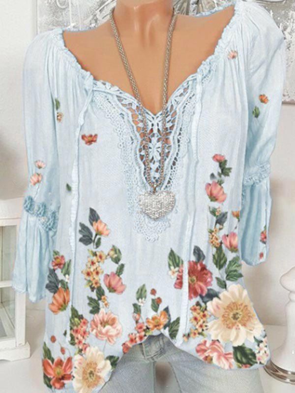 

Plus Size Bell Sleeve Lace Insert Floral Print Top, Light blue