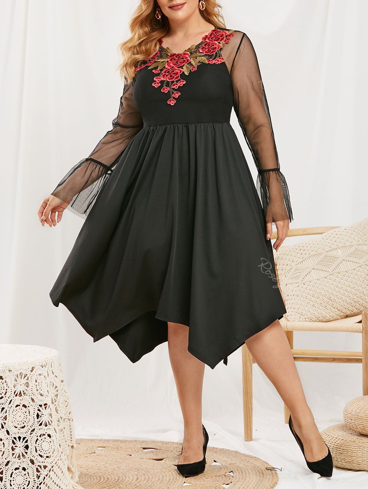 Discount Plus Size Flower Applique Lace Flare Sleeve Dress with Camisole  