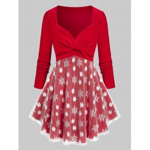 

Plus Size Velvet Twisted Christmas Snowflake Curved Hem Tee, Red