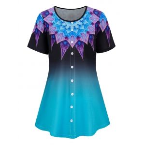 

Plus Size Buttoned Ombre Flower Print Short Sleeve Tee, Light blue