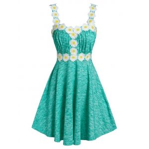 

Daisy Flower Applique Marled Flare Dress, Light green