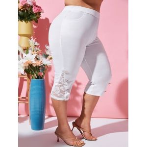 

Plus Size Lace Panel Buttoned Capri Leggings, White
