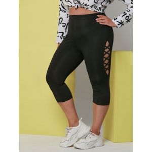 

Plus Size Crisscross Capri Leggings, Black