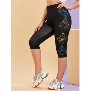 

Plus Size Patterned High Rise Capri Leggings, Black