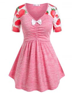 Plus Size Bowknot Strawberry Print Ruched Tee - LIGHT PINK - 5X