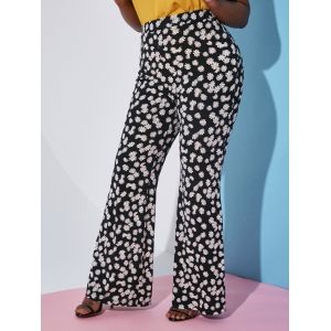 

Plus Size Daisy Floral Wide Leg High Rise Flare Pants, Black