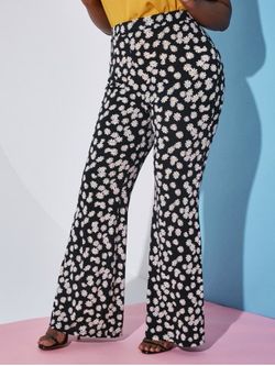 Plus Size Daisy Floral Wide Leg High Rise Flare Pants - BLACK - 3X