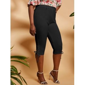 

Plus Size High Rise Lace Up Capri Leggings, Black