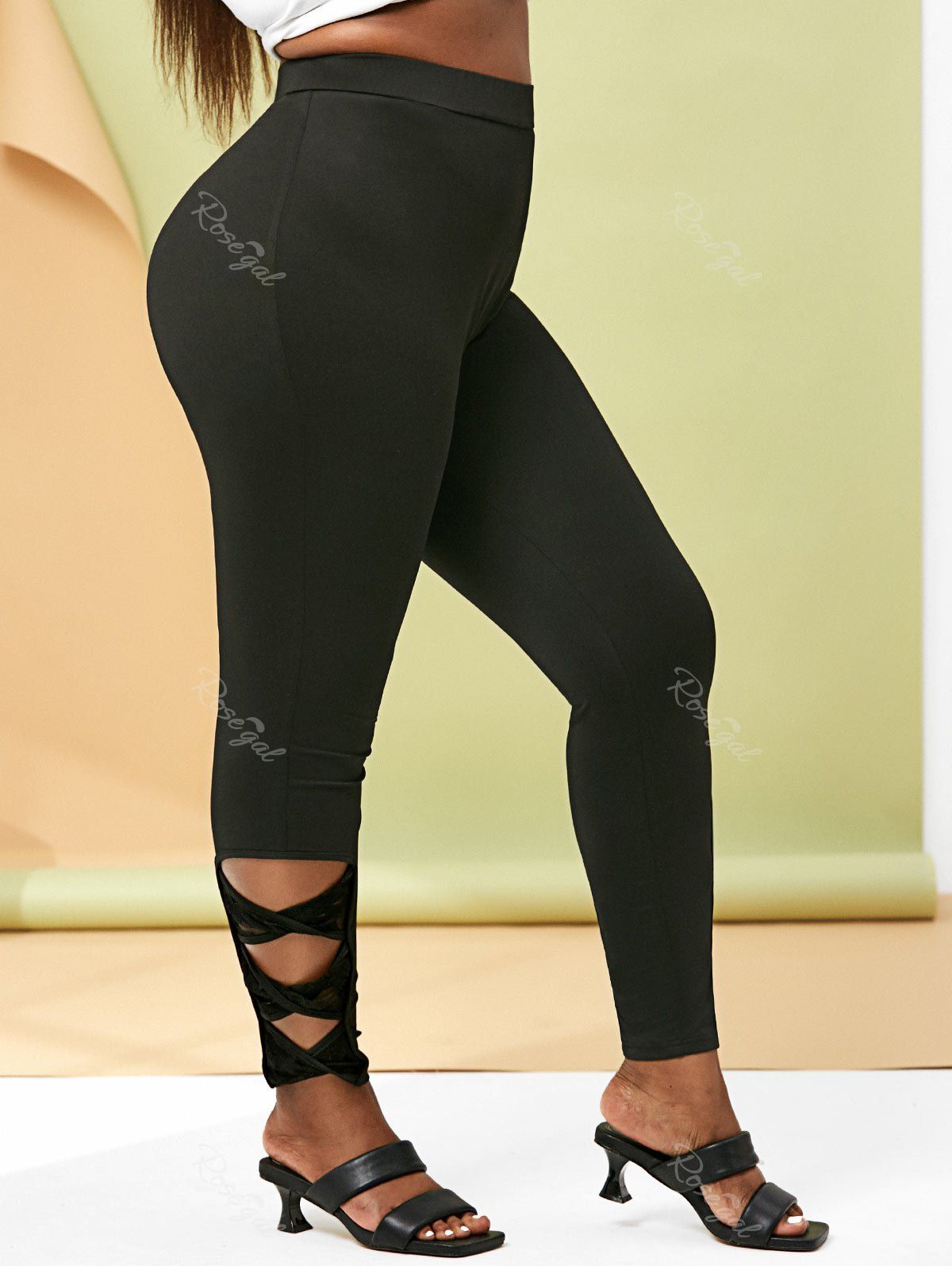 Affordable Plus Size Twist Lace Panel Cutout Hem Skinny Pants  