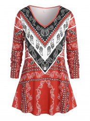 Plus Size Paisley Print Colorblock V Neck T Shirt -  