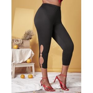 

Plus Size O Ring Cutout Cropped Pants, Black