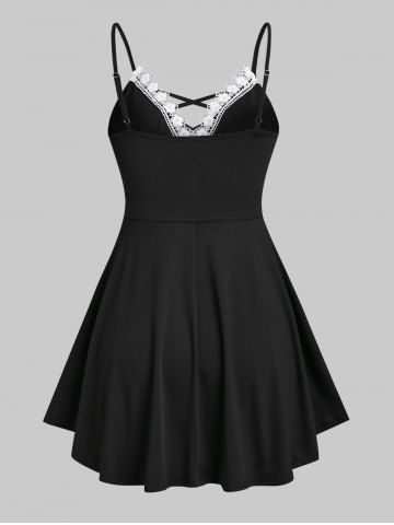 Plus Size & Curve Stripe Hem Floral Applique Skirted Cami Top