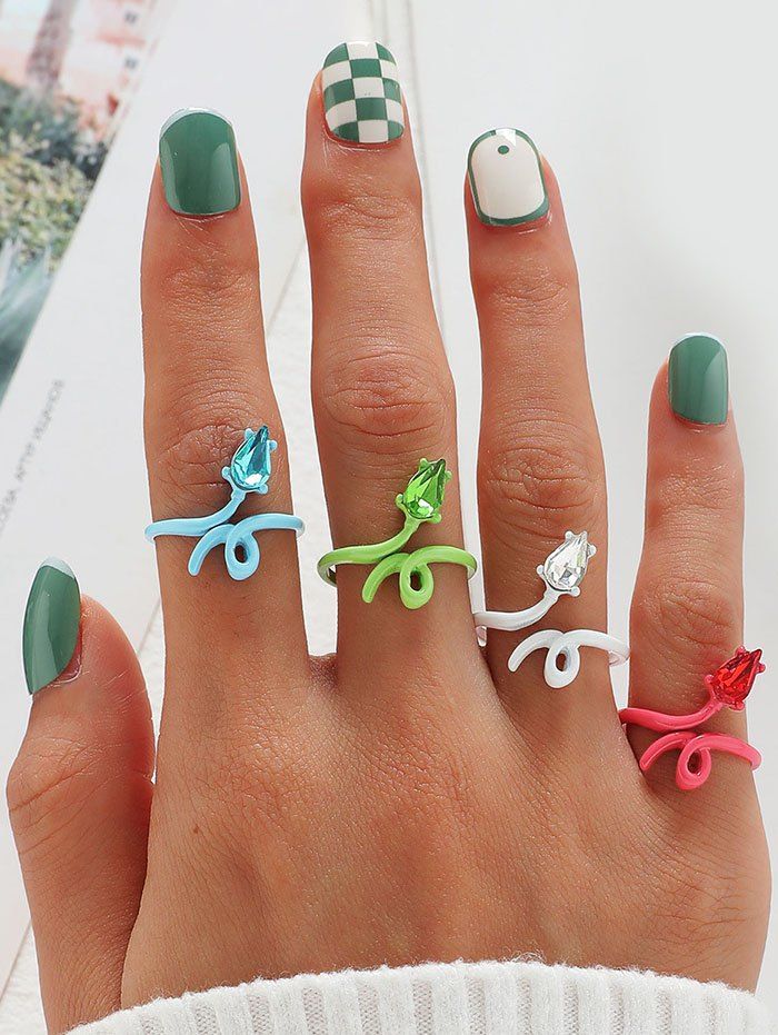 Best 4 Pcs Brief Rhinestone Snake Color Painted Ring Set  