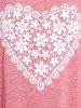 T-shirt à Epaule Dénudée Panneau en Dentelle à Motif Coeur de Grande Taille - Rose clair 
