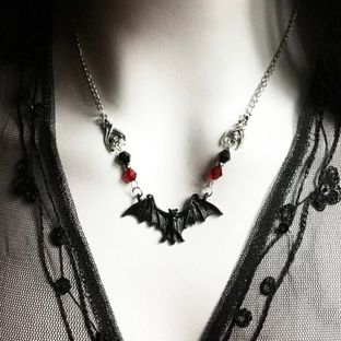 Gothic Bat Pattern Pendant Necklace